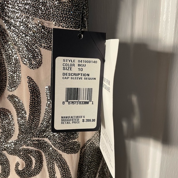 NWT Adrianna Papell Cap Sleeve Sequin Dress - Picture 3 of 5